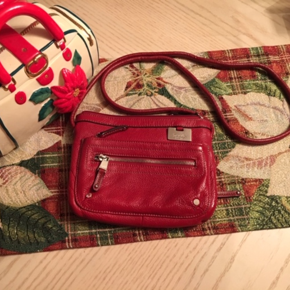 Tignanello Red Leather Crossbody Bag
In very good condition.
